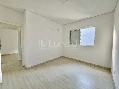 Foto Apartamento com 4 Dormitórios