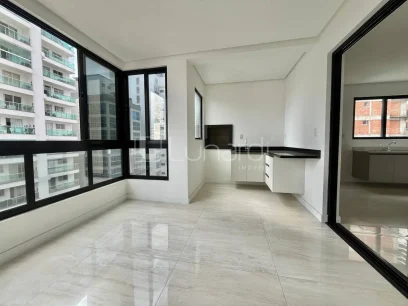 Foto Apartamento com 3 Suítes