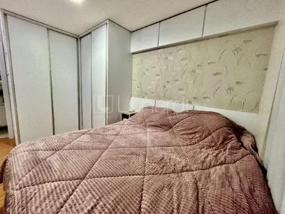 Foto Apartamento com 2 Dormitórios