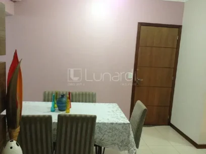 Foto Apartamento com 2 Dormitórios