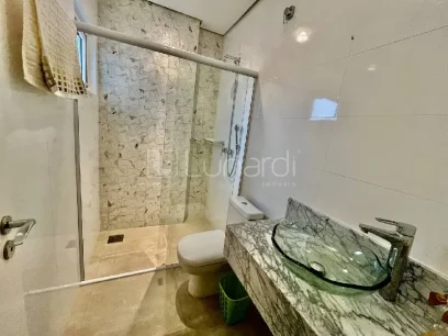 Foto Apartamento com 3 Suítes