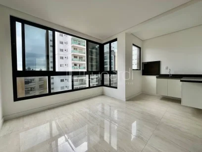 Foto Apartamento com 3 Suítes