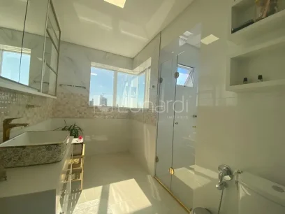 Foto Apartamento com 3 Suítes