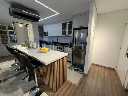 Foto Apartamento com 2 Dormitórios