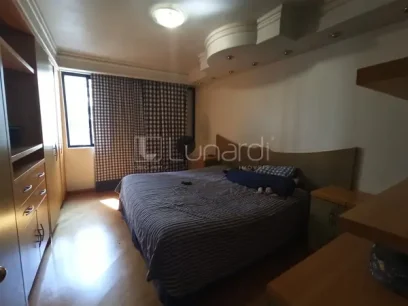 Foto Apartamento com 4 Dormitórios