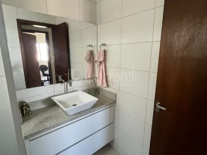 Foto Apartamento com 2 Dormitórios