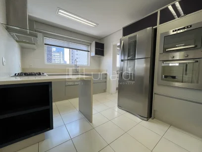 Foto Apartamento com 3 Dormitórios