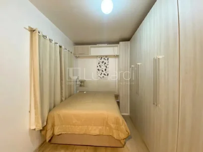 Foto Apartamento com 2 Dormitórios