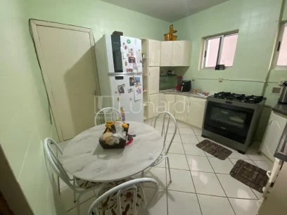 Foto Apartamento com 2 Dormitórios