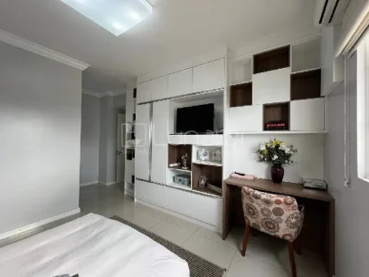 Foto Apartamento com 3 Dormitórios