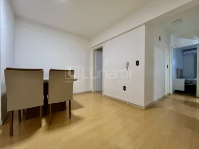 Foto Apartamento com 2 Dormitórios