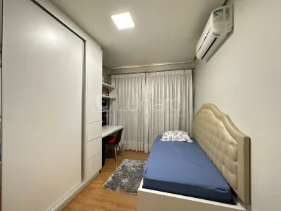 Foto Apartamento com 2 Dormitórios