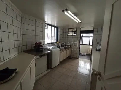 Foto Apartamento com 4 Dormitórios