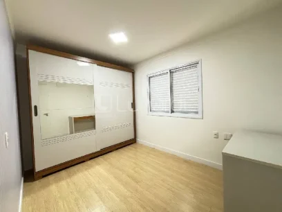 Foto Apartamento com 3 Dormitórios