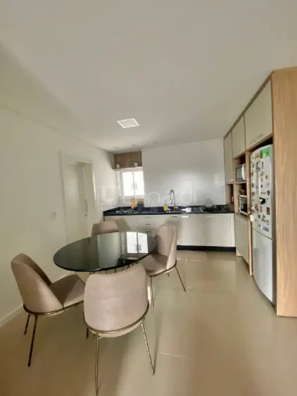 Apartamento com 3 Dormitórios