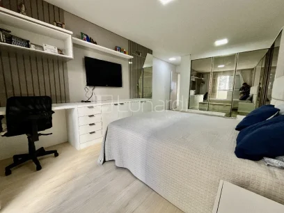 Foto Apartamento com 3 Suítes