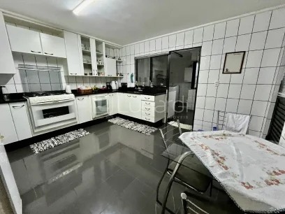 Foto Apartamento com 3 Dormitórios