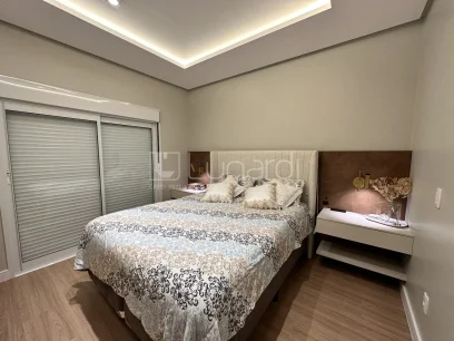 Foto Apartamento com 3 Dormitórios