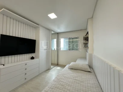 Foto Apartamento com 3 Suítes