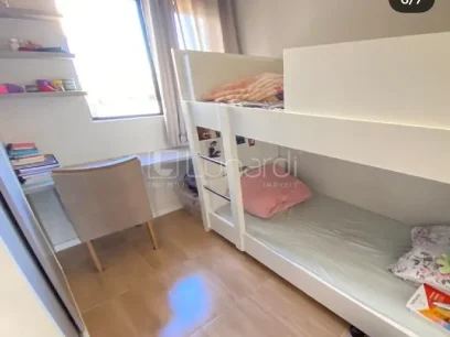 Foto Apartamento com 2 Dormitórios