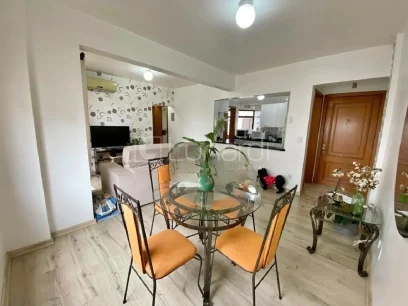 Foto Apartamento com 2 Dormitórios