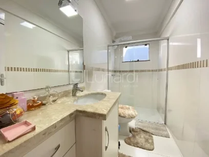 Foto Apartamento com 3 Dormitórios