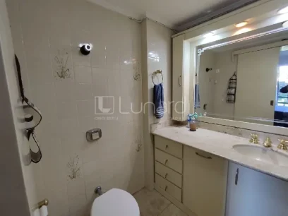 Foto Apartamento com 3 Dormitórios