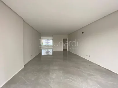 Foto Apartamento com 3 Suítes