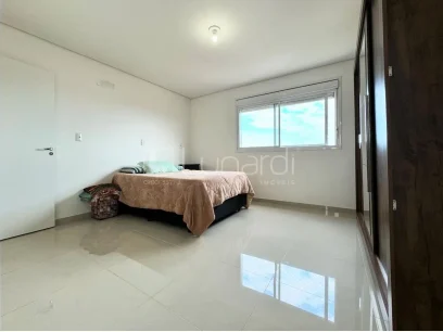 Foto Apartamento com 3 Dormitórios