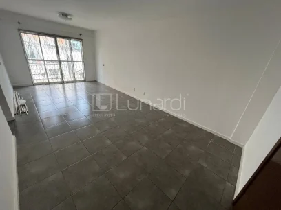 Apartamento com 3 Dormitórios