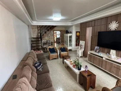 Foto Casa com 4 Dormitórios