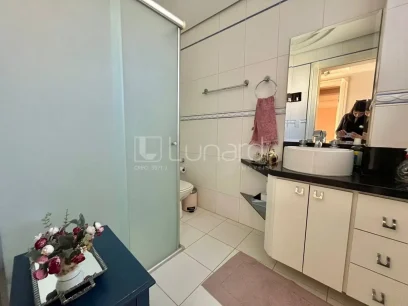 Foto Apartamento com 3 Dormitórios