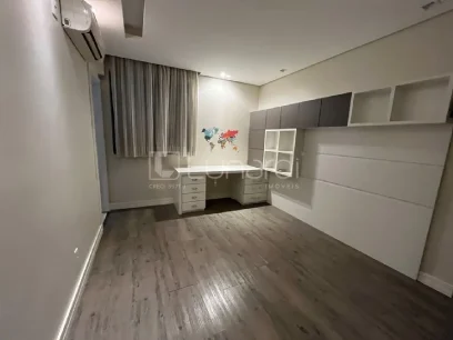 Foto Apartamento com 4 Dormitórios