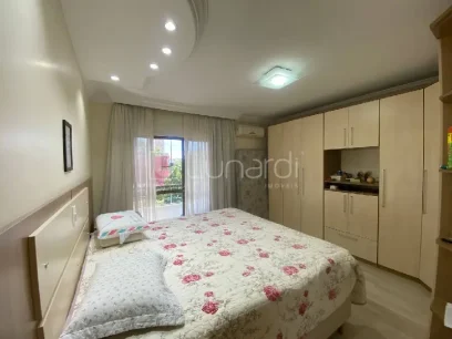 Foto Apartamento com 3 Dormitórios