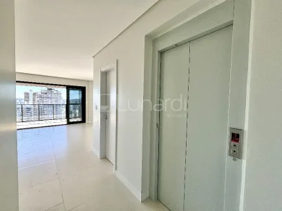 Foto Apartamento com 3 Suítes