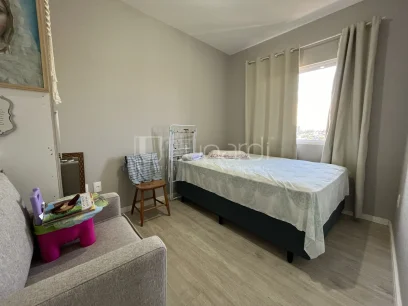 Foto Apartamento com 2 Dormitórios