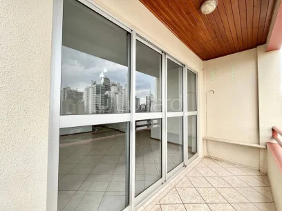 Foto Apartamento com 2 Dormitórios