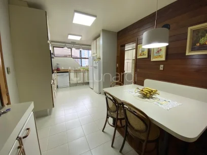 Foto Apartamento com 4 Dormitórios