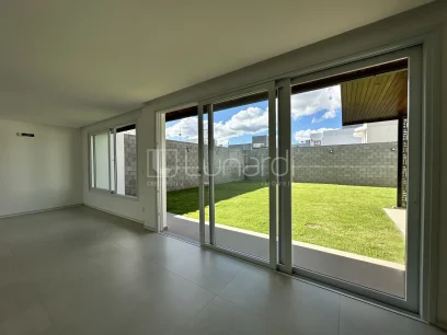 Foto Casa com 3 Suítes