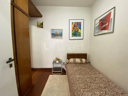 Foto Apartamento com 4 Dormitórios