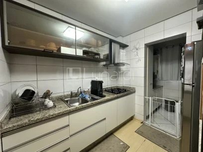 Foto Apartamento com 3 Dormitórios