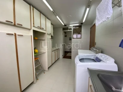 Foto Apartamento com 4 Dormitórios