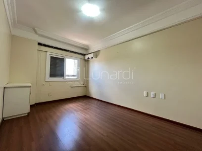 Foto Apartamento com 4 Dormitórios