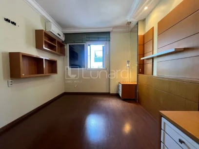 Foto Apartamento com 4 Dormitórios