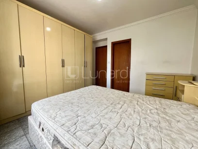 Foto Apartamento com 2 Dormitórios