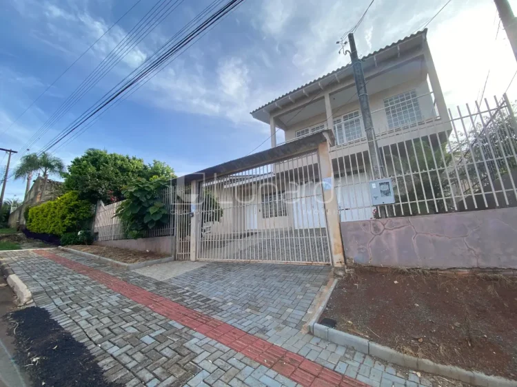 Casa com 4 Dormitórios