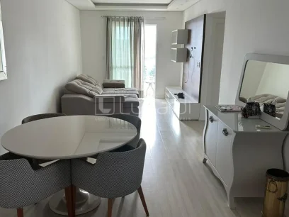 Foto Apartamento com 2 Dormitórios