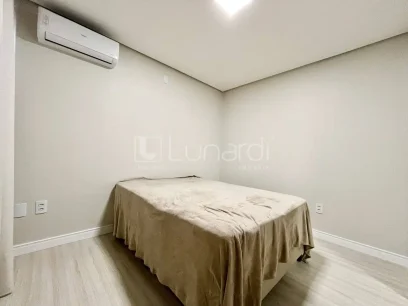 Foto Apartamento com 2 Dormitórios