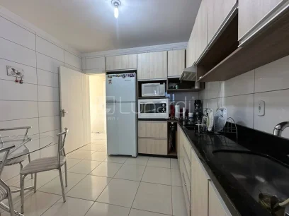 Foto Apartamento com 2 Dormitórios