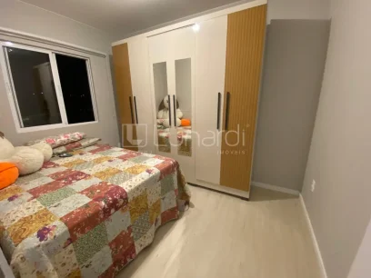 Foto Apartamento com 2 Dormitórios